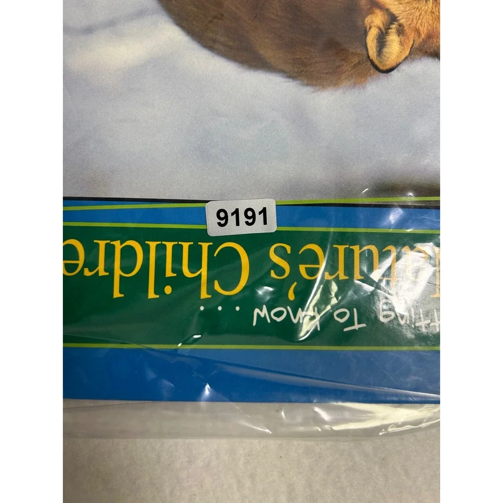 Nature‎ Wildlife Scholastic Childrens Hardcover Blue River Otters Red Fox Book